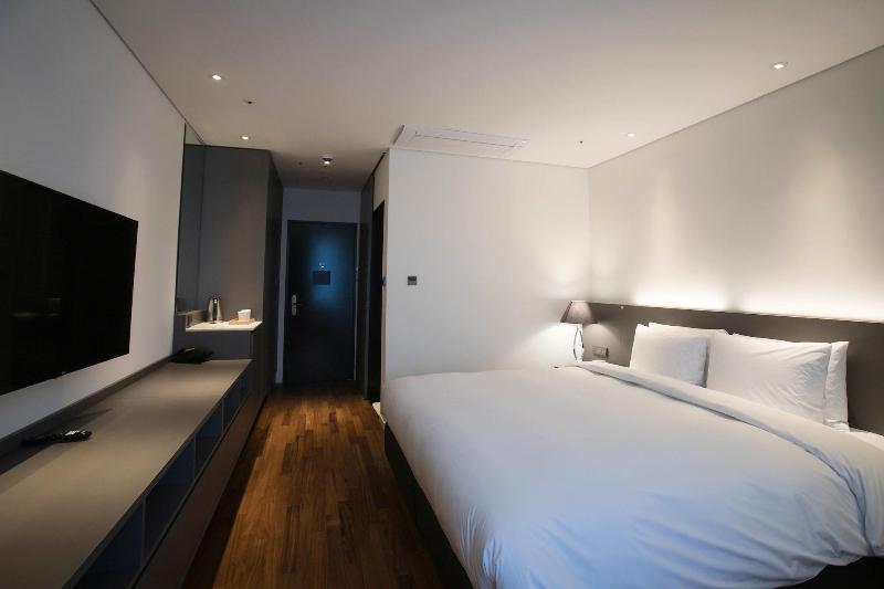 Sky View Hotel image