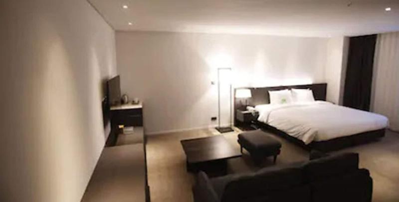 Sky View Hotel image