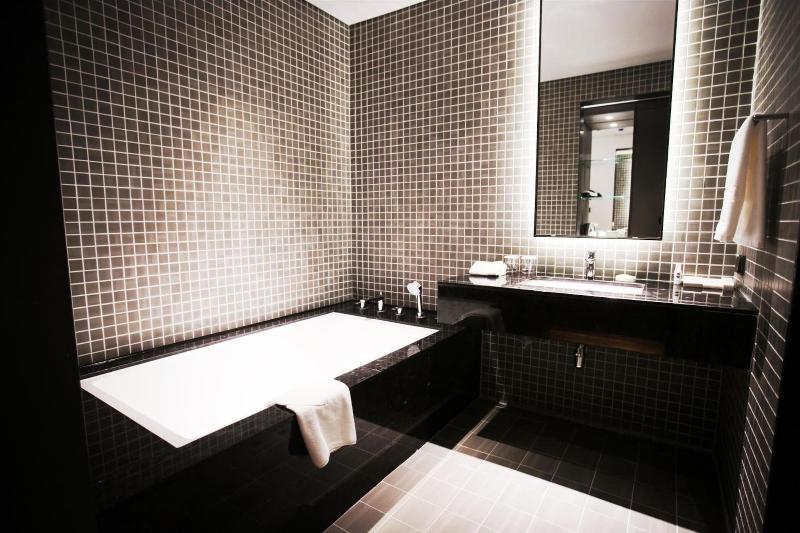 Sky View Hotel image