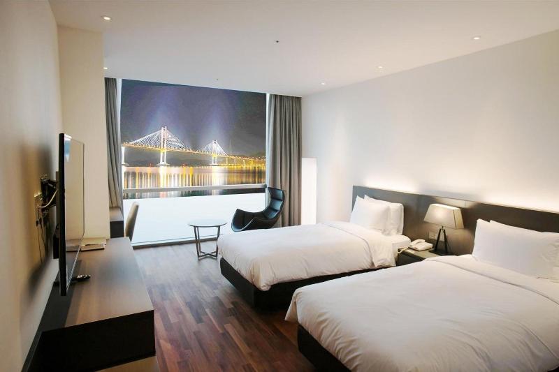 Sky View Hotel image