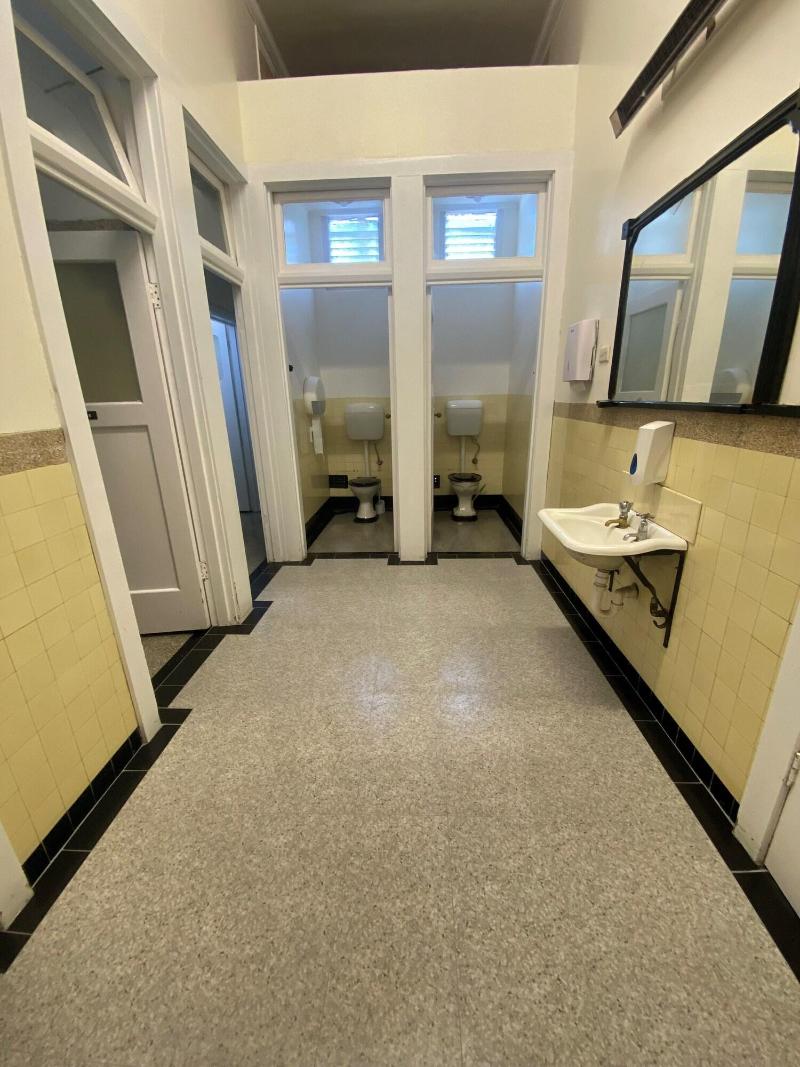 Royal Hotel image 10