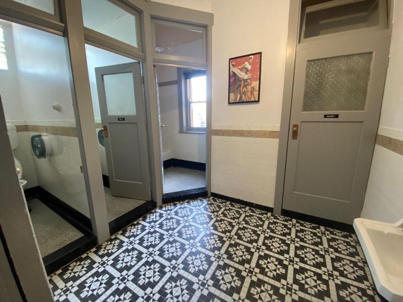 Royal Hotel image 9