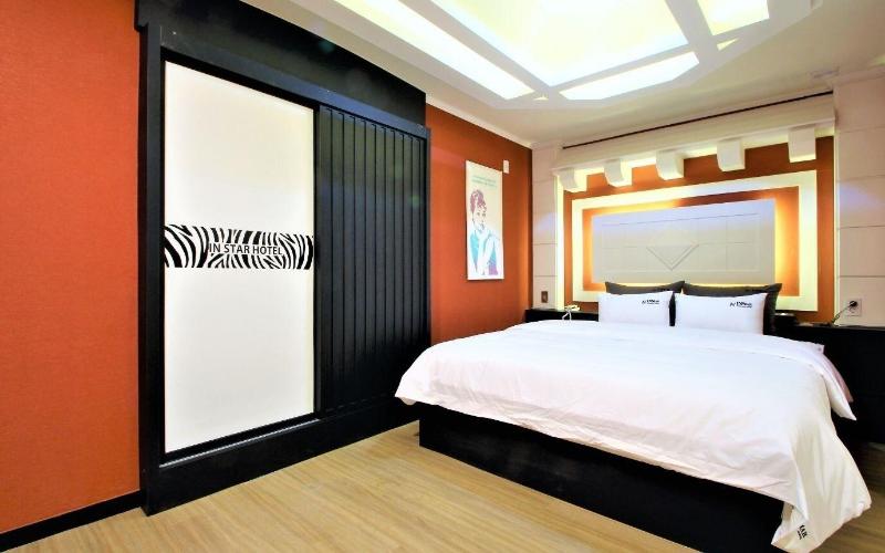 Instar Hotel Yangsan image