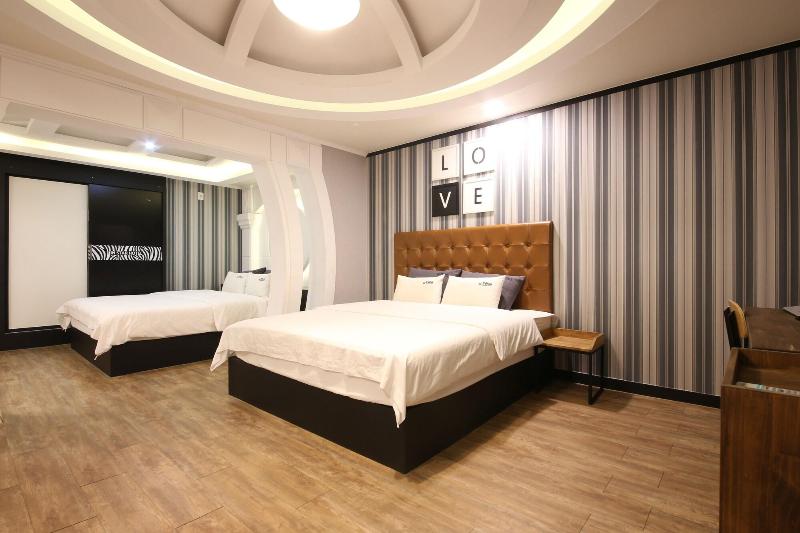 Instar Hotel Yangsan image