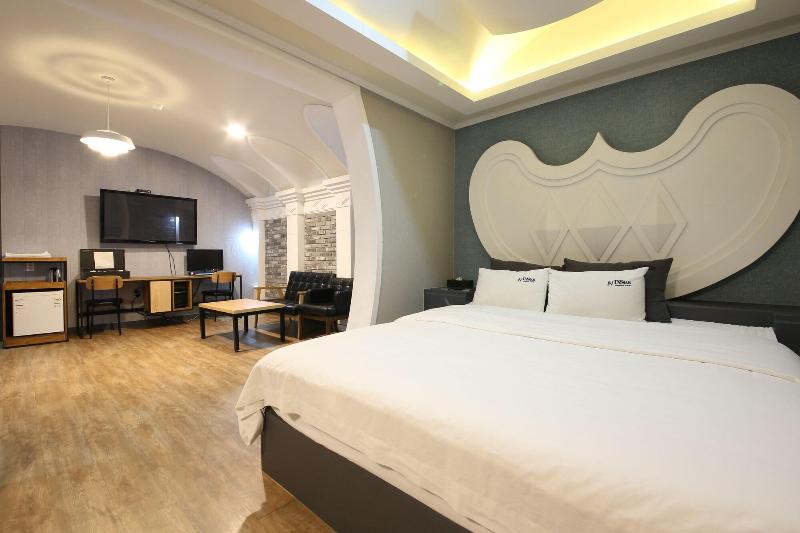 Instar Hotel Yangsan image