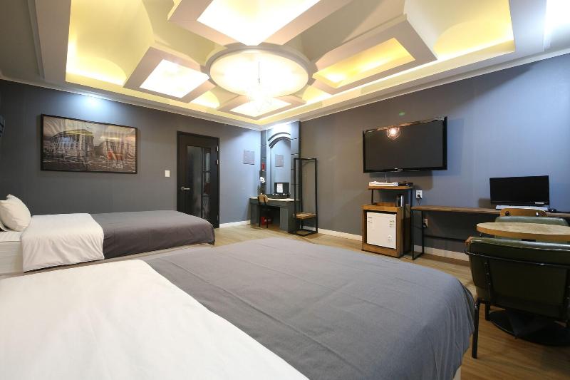 Instar Hotel Yangsan image