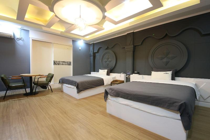 Instar Hotel Yangsan image