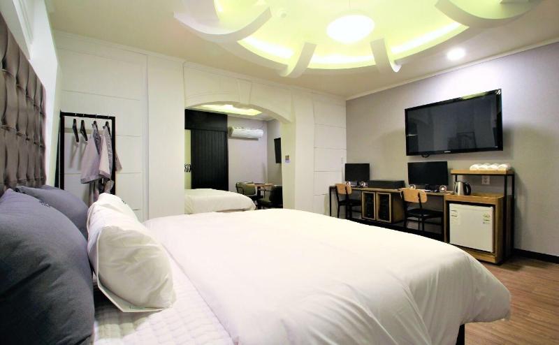 Instar Hotel Yangsan image