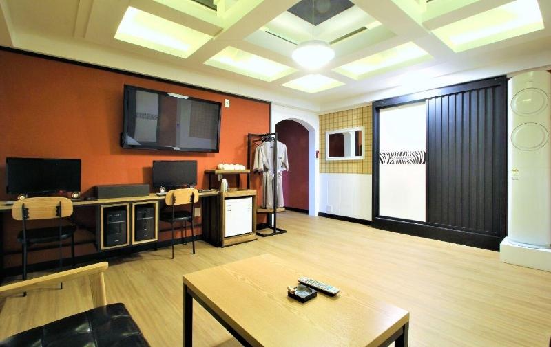 Instar Hotel Yangsan image