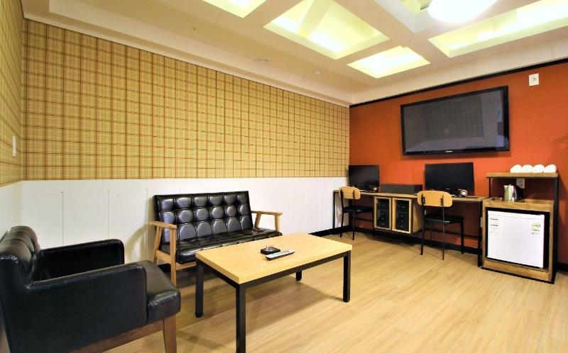 Instar Hotel Yangsan image