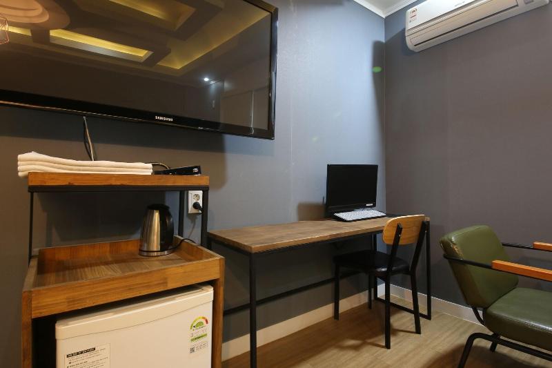 Instar Hotel Yangsan image