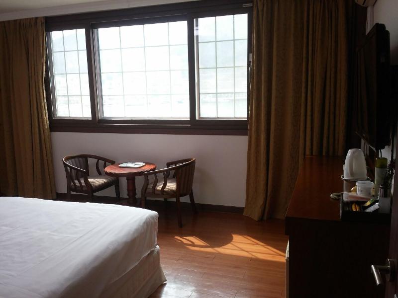 Lighthouse Hotel image