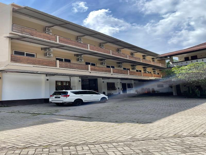 Central Inn image