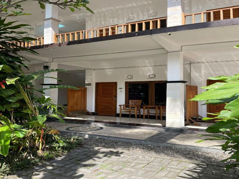 Central Inn image