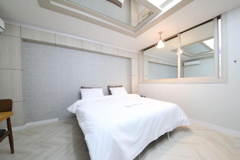 Eco Hotel image