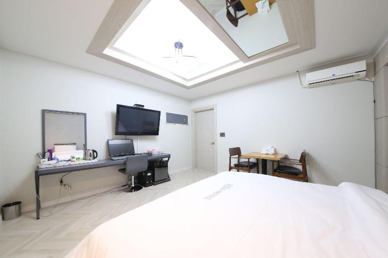 Eco Hotel image