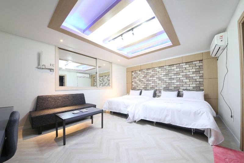 Eco Hotel image