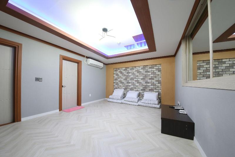 Eco Hotel image