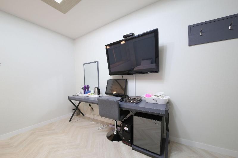 Eco Hotel image