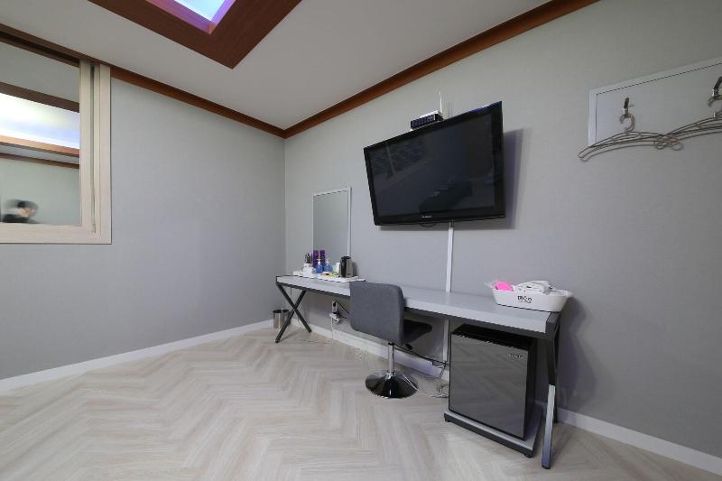 Eco Hotel image