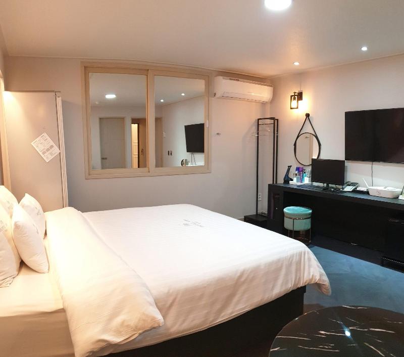 VIP Hotel Mok-po image