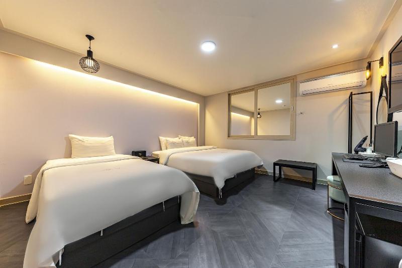 VIP Hotel Mok-po image