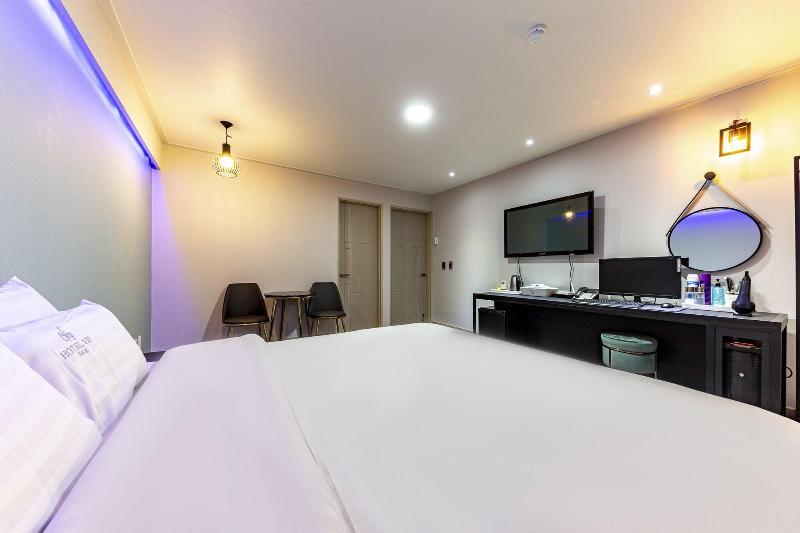 VIP Hotel Mok-po image