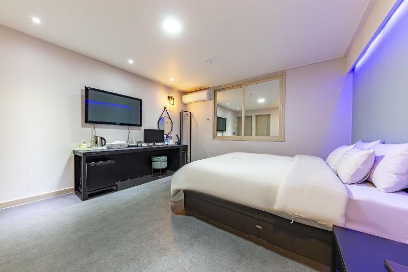 VIP Hotel Mok-po image