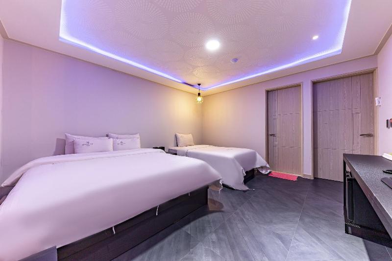 VIP Hotel Mok-po image