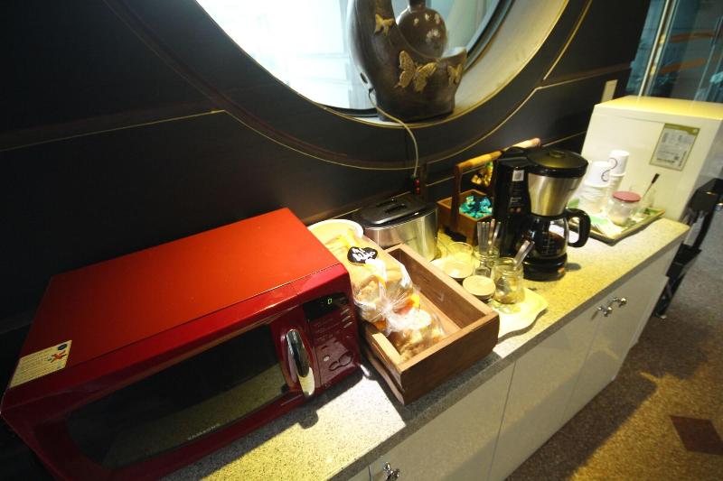 Hotel New Evergreen image