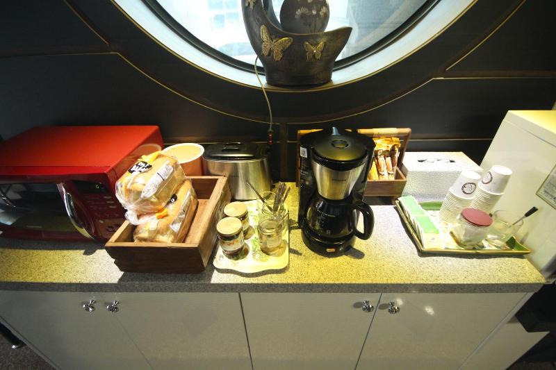 Hotel New Evergreen image