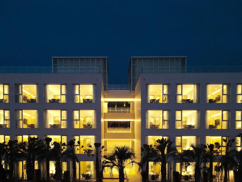 La Terrace Club Hotel & Villa image