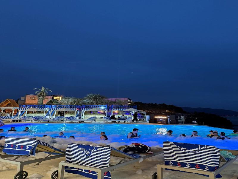 La Terrace Club Hotel & Villa image