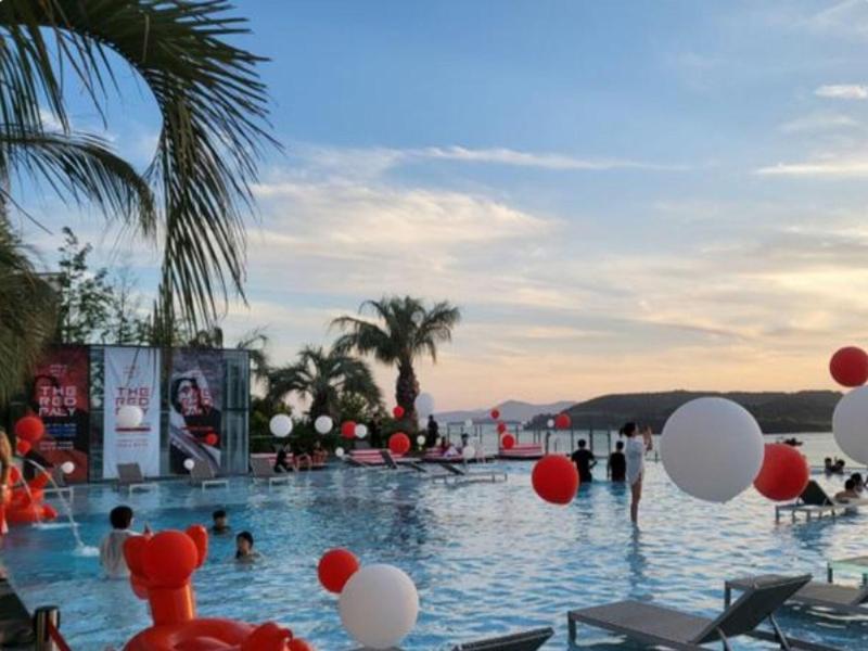 La Terrace Club Hotel & Villa image