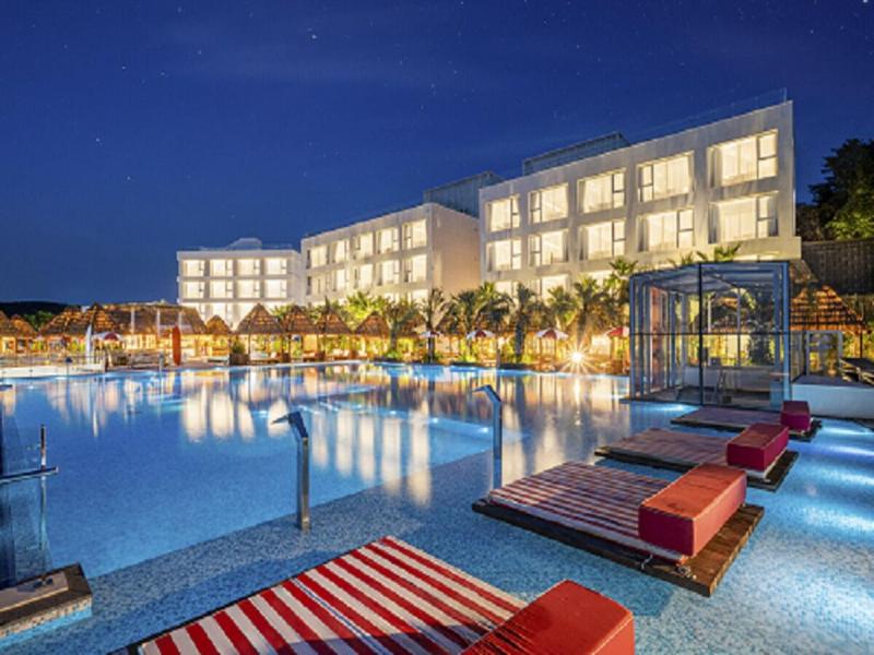 La Terrace Club Hotel & Villa image