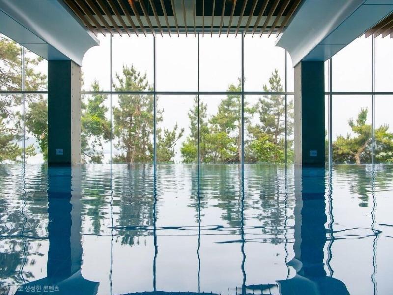 La Terrace Club Hotel & Villa image