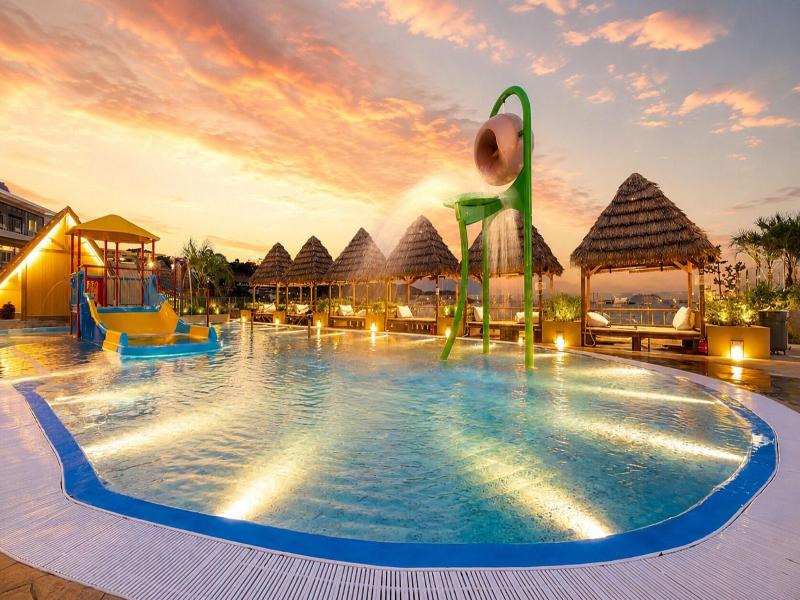 La Terrace Club Hotel & Villa image