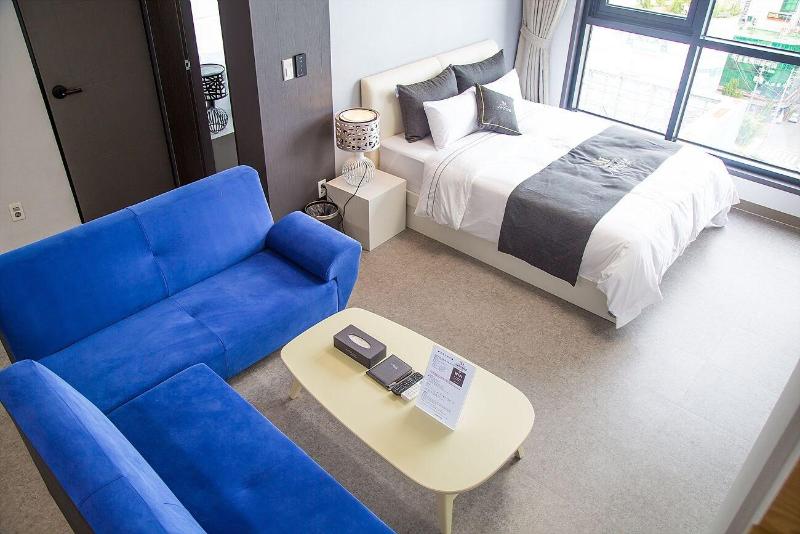 Shine Hotel image