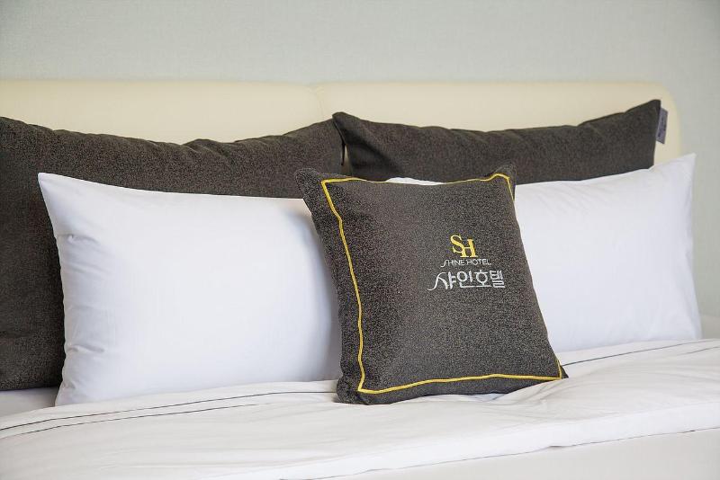 Shine Hotel image