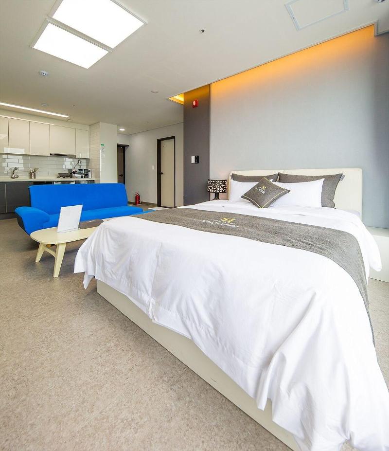 Shine Hotel image