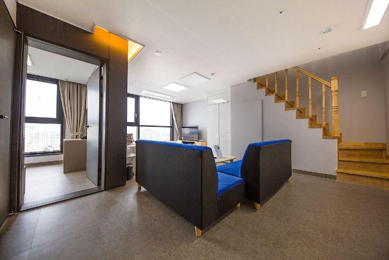 Shine Hotel image