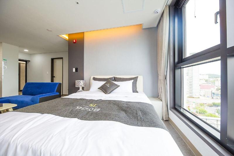Shine Hotel image