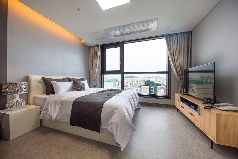 Shine Hotel image