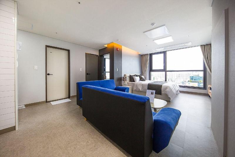 Shine Hotel image
