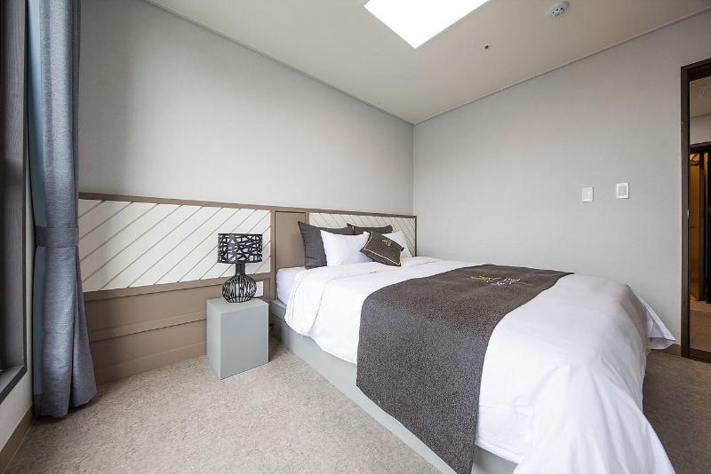 Shine Hotel image