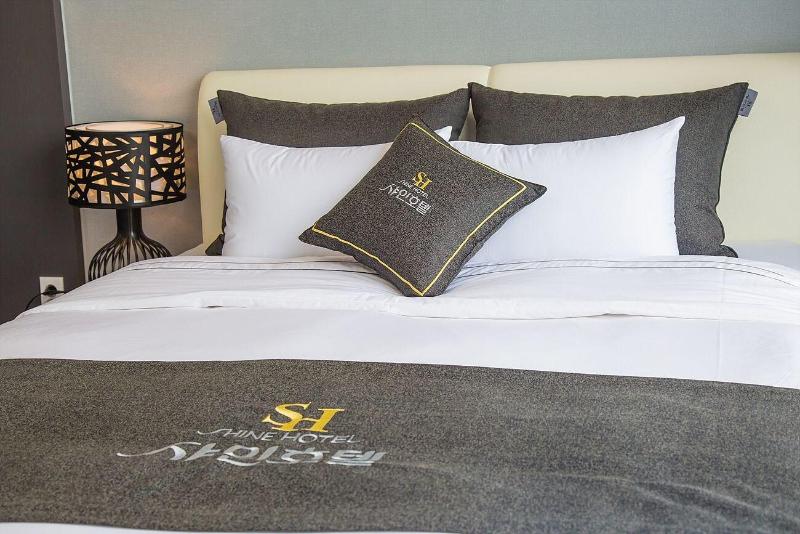 Shine Hotel image