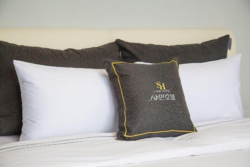 Shine Hotel image