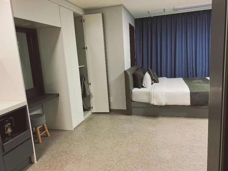 Shine Hotel image