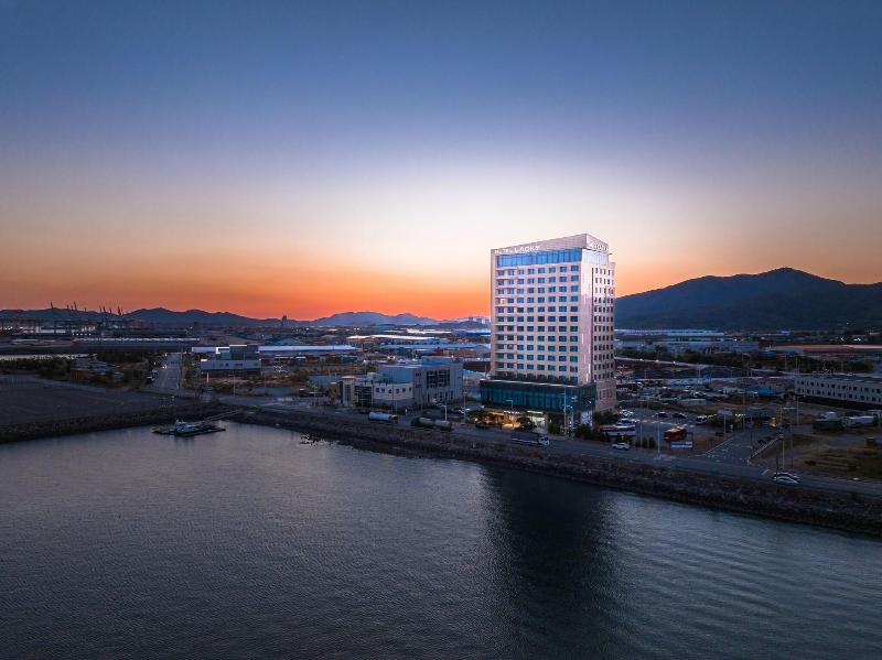 Hotel Lacky Gwangyang image
