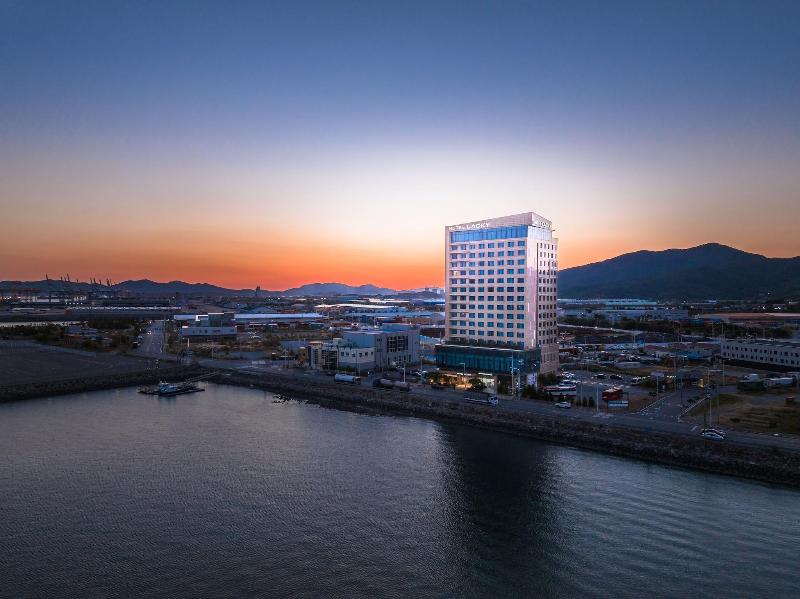 Hotel Lacky Gwangyang image